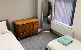 Modern,Spacious 2 Bed Apartment